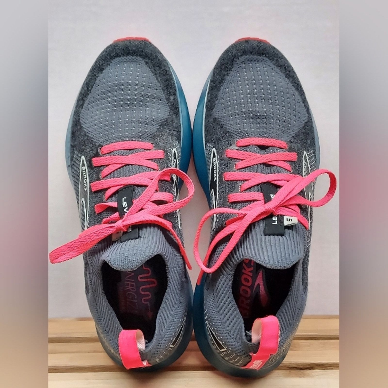 Brooks Brooks Womens Grey Levitate 5 Stealth Athletic Shoes Size 8 Size US 8 / IT 38 - 8 Thumbnail