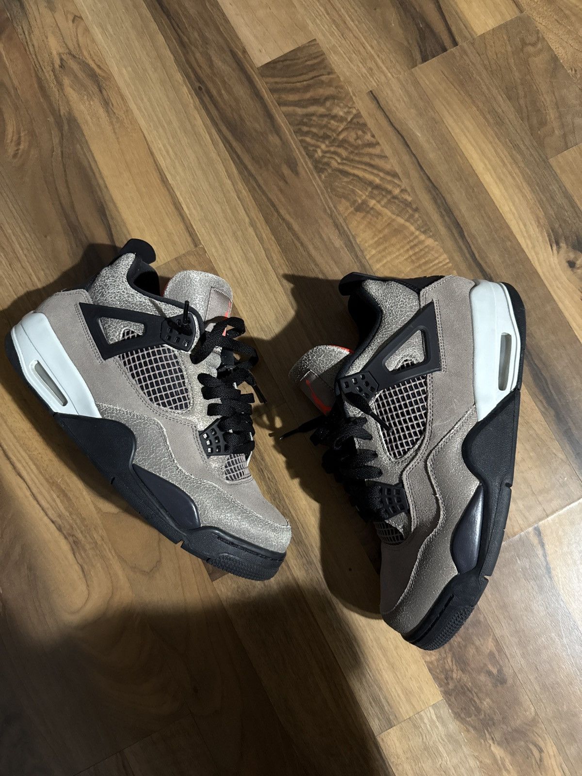 Jordan Brand Jordan 4 Taupe Haze Size US 9.5 / EU 42-43 - 1 Thumbnail