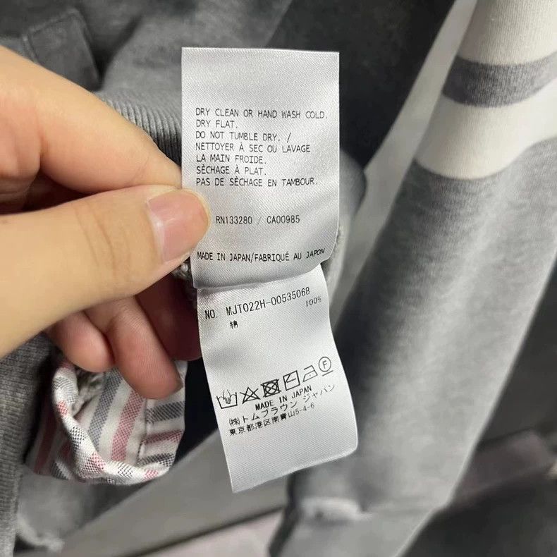 Thom Browne Thom browne The latest gray striped knitted pattern logo z Size US XS / EU 42 / 0 - 4 Thumbnail