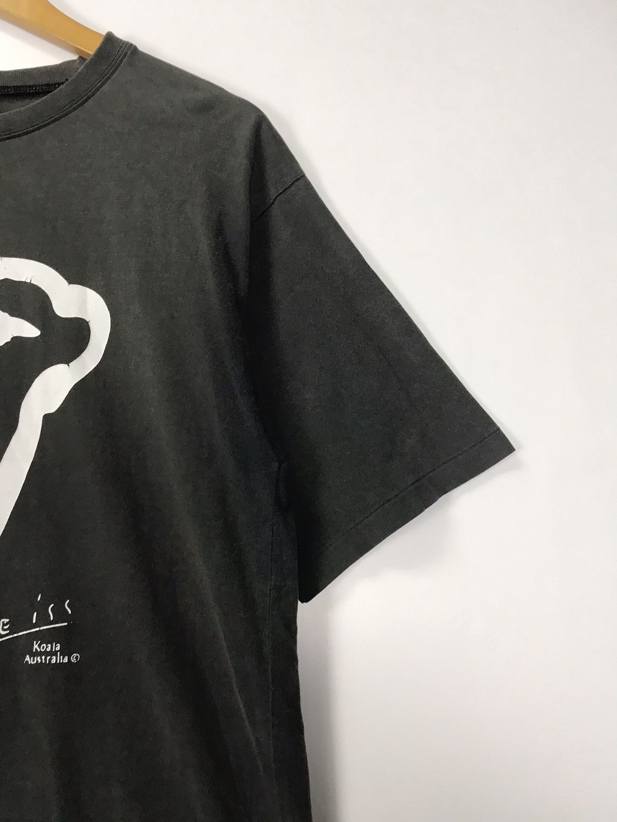 Vintage Vintage Weiss Art Australia tee Size US S / EU 44-46 / 1 - 6 Thumbnail