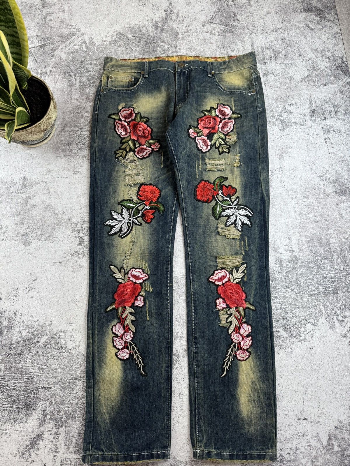 Japanese Brand Rose Embroidered Faded Skate Relaxed Jeans Pants Trousers Size US 38 / EU 54 - 5 Thumbnail