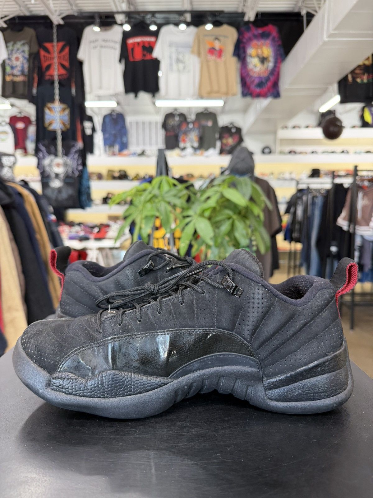 Jordan Brand Air Jordan 12 Low Black Patent Size 10 (2011) Size US 10 / EU 43 - 4 Thumbnail