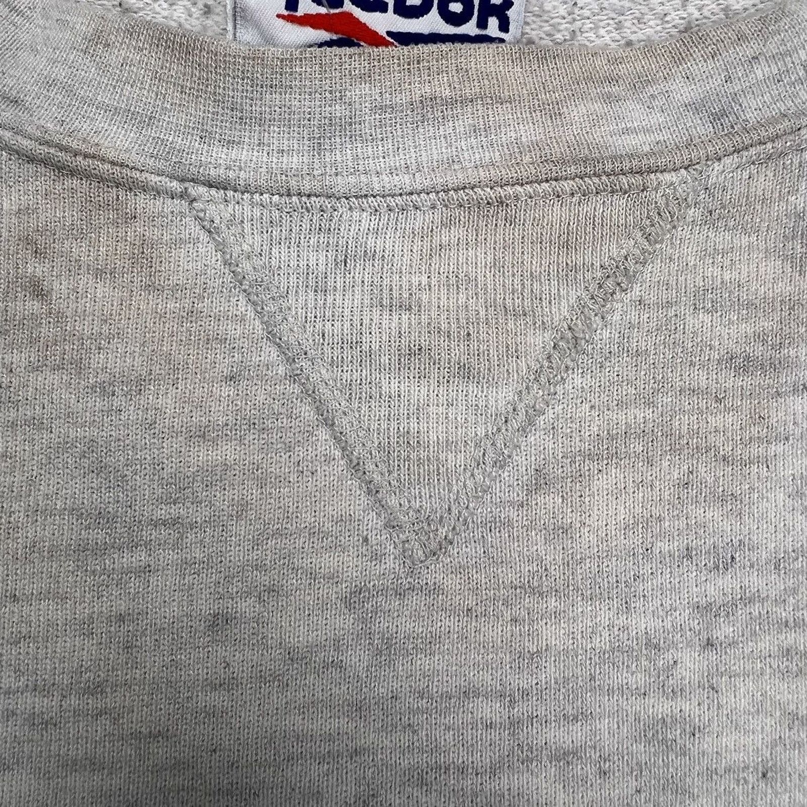 Reebok × Vintage Vintage Reebok Sweatshirt Spell Out Pullover 90s Crewneck Size US L / EU 52-54 / 3 - 3 Thumbnail