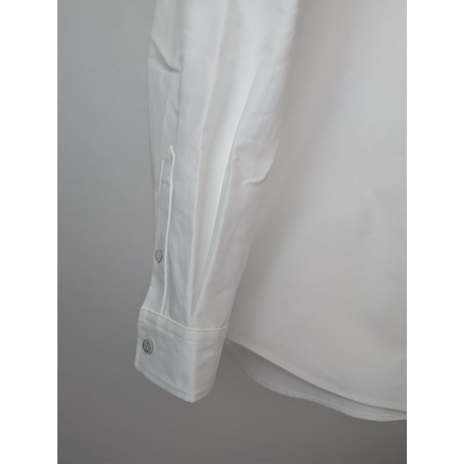 Balenciaga o1rshd1 Cotton Poplin Long-Sleeved Outerwear Shirt in White Size US XS / EU 42 / 0 - 5 Thumbnail