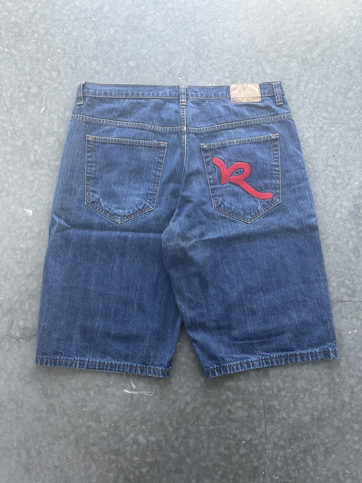 Rocawear × Vintage Vintage Y2K Rocawear Baggy Jean Shorts Size US 40 / EU 56 - 1 Thumbnail