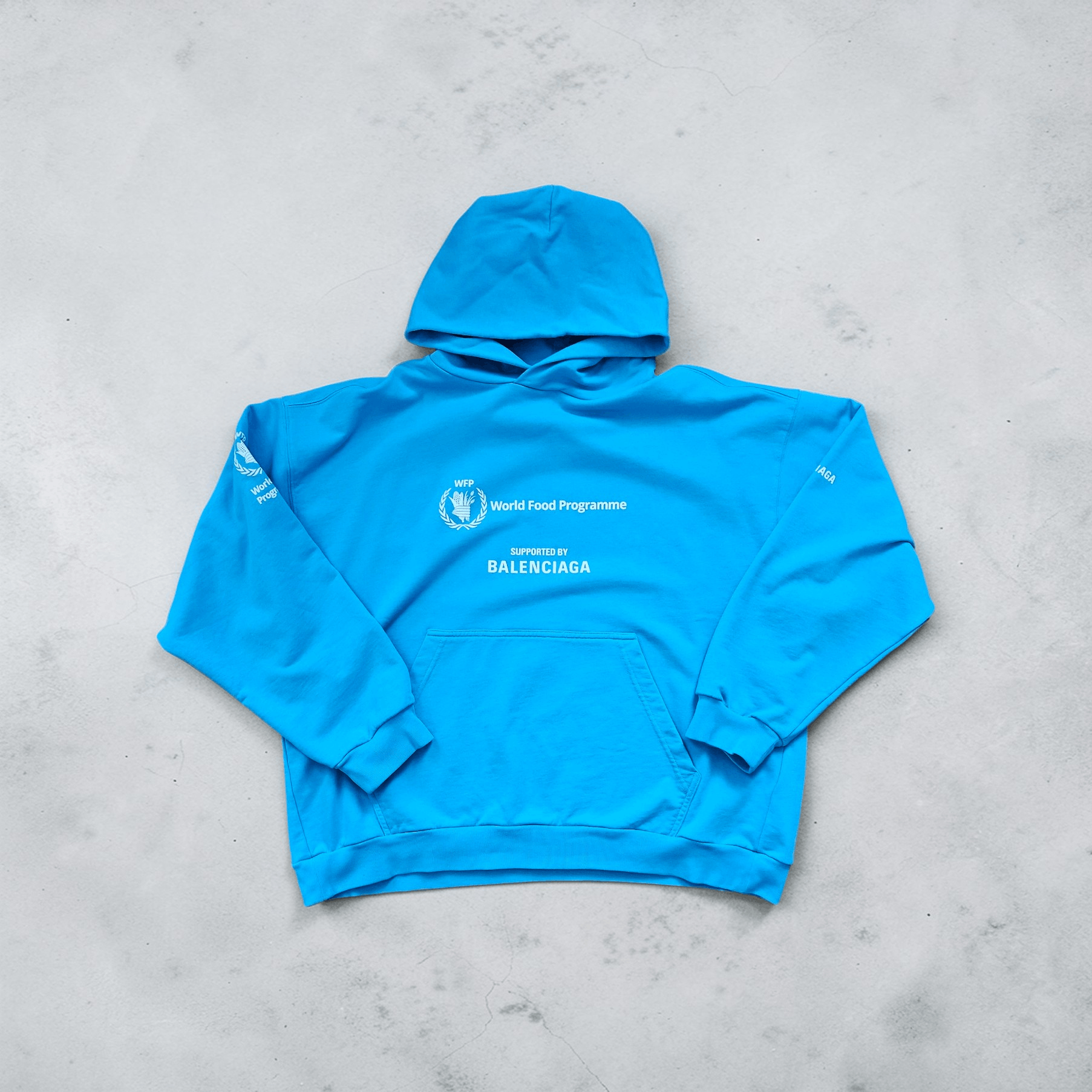 Balenciaga Balenciaga rare World Food Programme Size US M / EU 48-50 / 2 - 1 Thumbnail