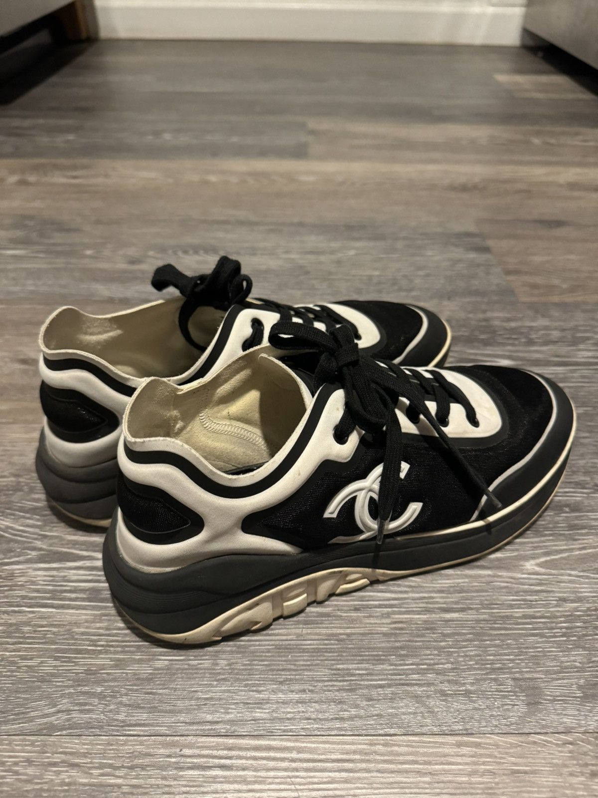 Chanel Chanel CC Logo Sneakers Size US 9 / EU 42 - 2 Thumbnail