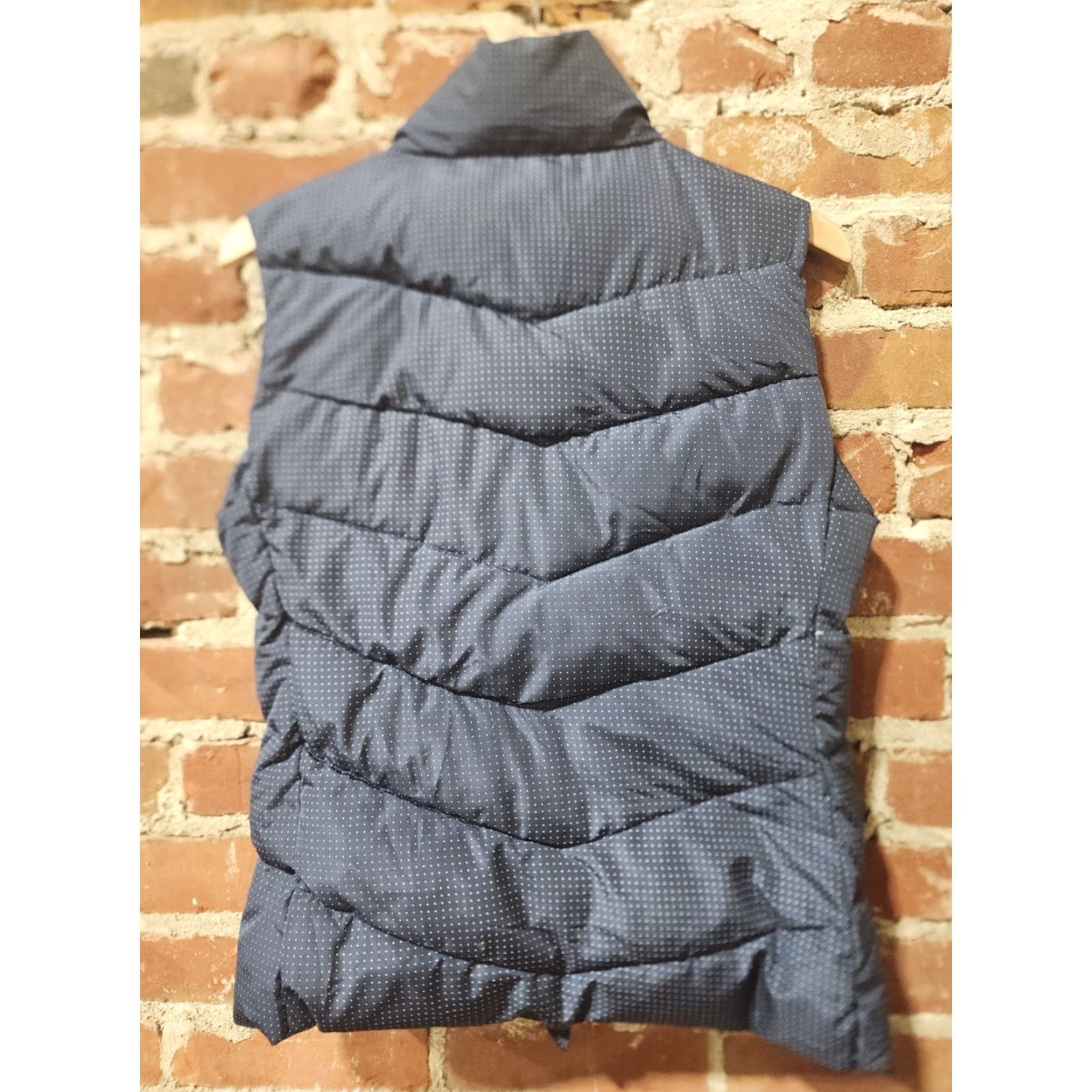 Gap Gap Vest Womens Size Medium Blue Snap Button Puffer Casual Warm Nylon Breathable Insulated Pockets Vest Womens M Blue 90s? Size M / US 6-8 / IT 42-44 - 2 Thumbnail