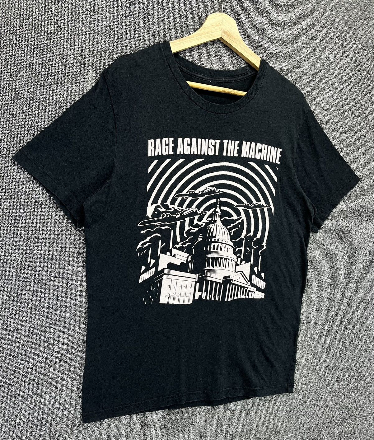 Band Tees Rage Against The Machine Punk Rock Band Tee T Shirts Size US M / EU 48-50 / 2 - 2 Thumbnail