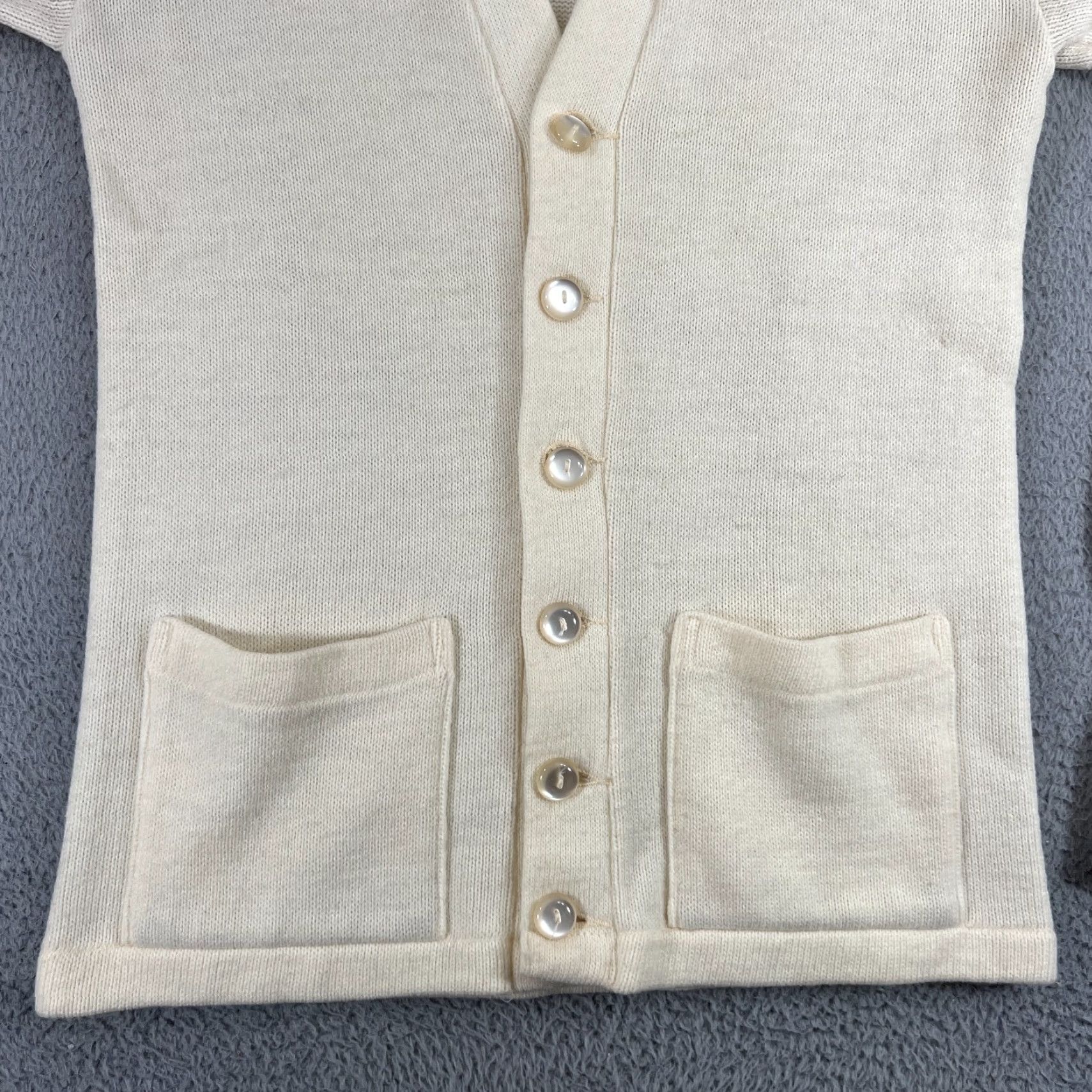 Vintage VINTAGE Athletic Knitwear Cardigan Sweater Women's Small White 80s Preppy Button Down V-Neck Knitwear Pockets Size S / US 4 / IT 40 - 2 Thumbnail