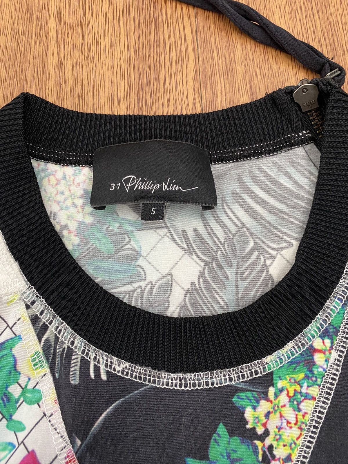 3.1 Phillip Lim 3.1 Phillip Lim flower zip t-shirt Size US S / EU 44-46 / 1 - 6 Thumbnail
