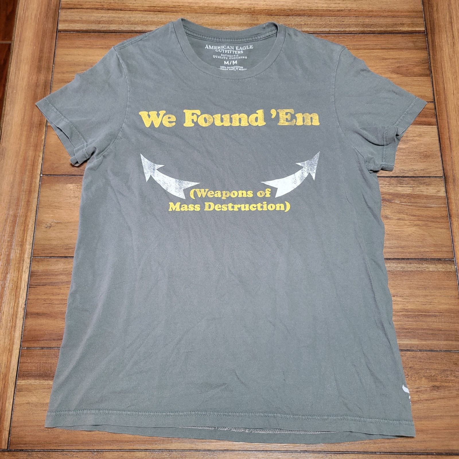 American Eagle Outfitters American Eagle Outfitters Funny Tee "We Found 'em" - Medium Size M / US 6-8 / IT 42-44 - 1 Thumbnail