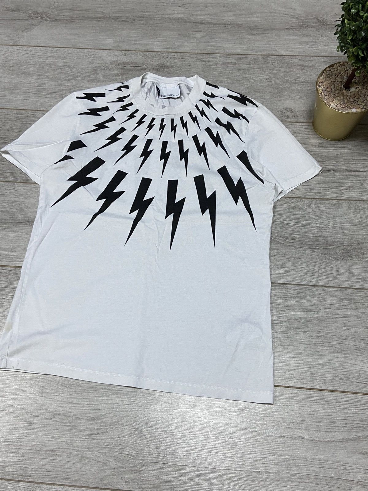 Neil Barrett Neil Barrett Lightning Bolt Print T Shirt Size US M / EU 48-50 / 2 - 2 Thumbnail