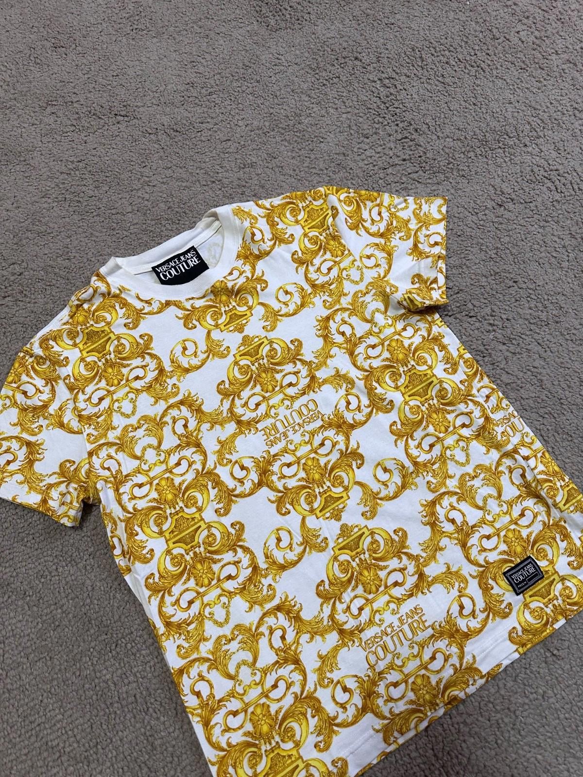 Versace Jeans Couture Rare VERSACE Jeans Couture White Tshirt Sz M Size US M / EU 48-50 / 2 - 3 Thumbnail