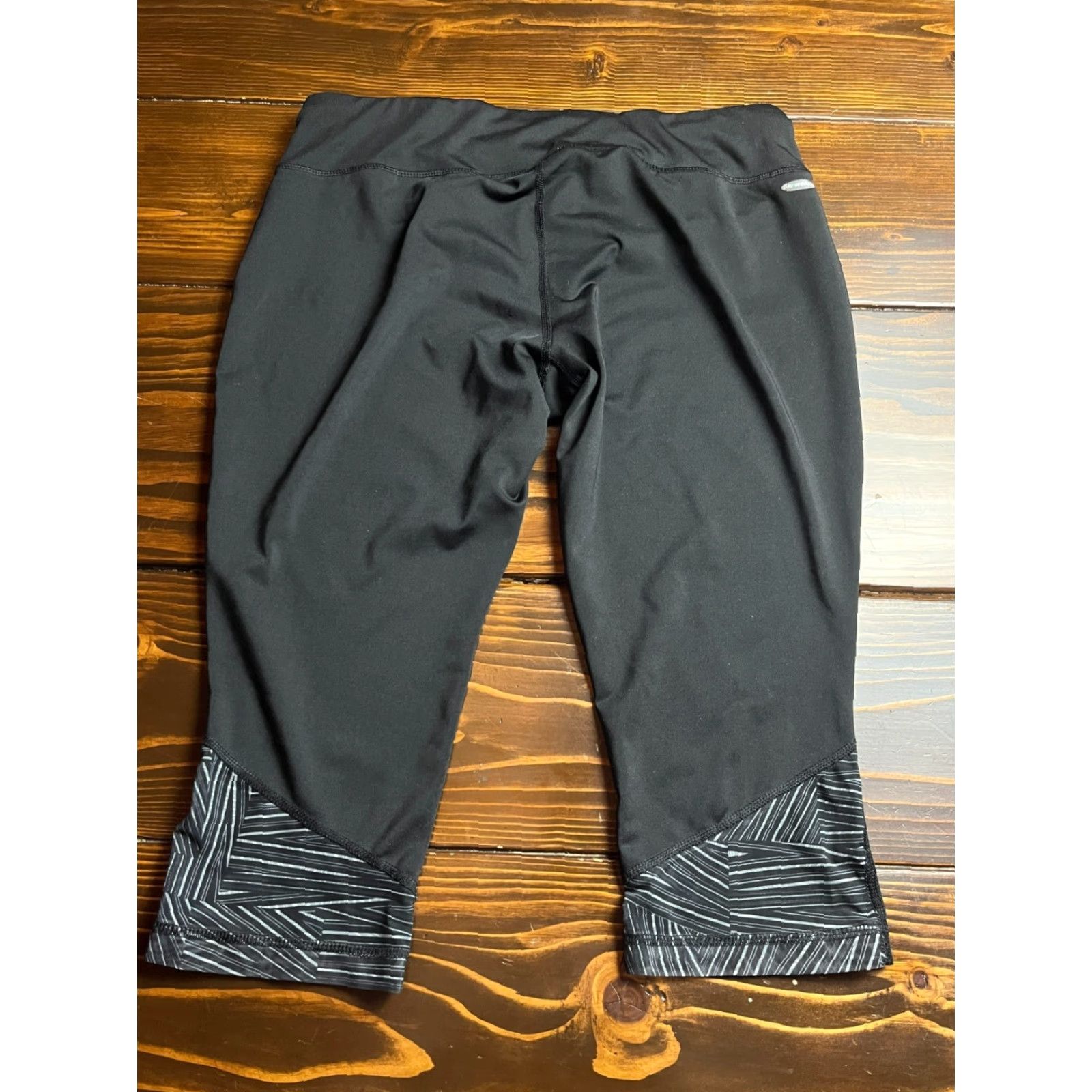 Athletic Works Athletic Works Pants Women L Black Pull On Dri Works Activewear Capri Fit Athletic Womens Regular Size L Pants | Inseam 17.5 | Flat Front | Casual Size 36" / US 14 / IT 50 - 2 Thumbnail