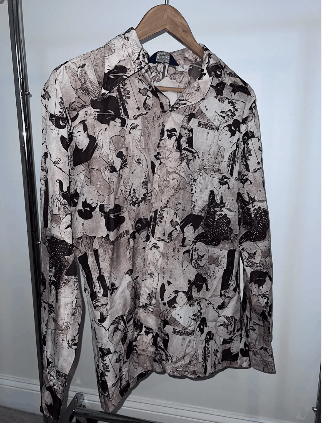 VTG 1970's Pierre La Grande Poly Asian Character LONG SLEEVE