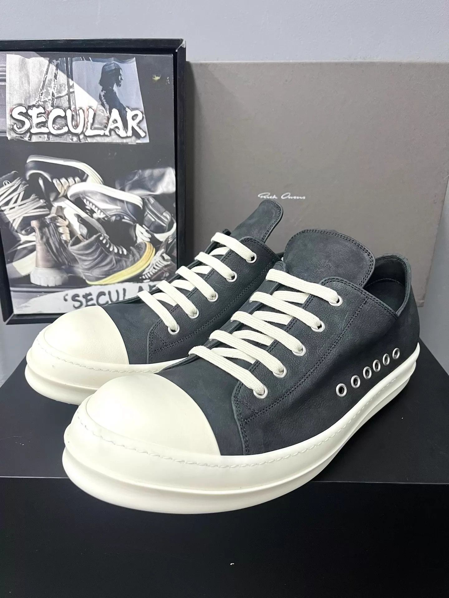 Rick Owens Rick Owens 26SS Mainline Low-Top Converse-Style Sneakers K34 Size US 7 / EU 40 - 1 Thumbnail