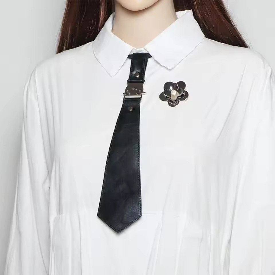 Japanese Brand × Leather Flower faux leather tie aesthetic Size ONE SIZE - 4 Thumbnail