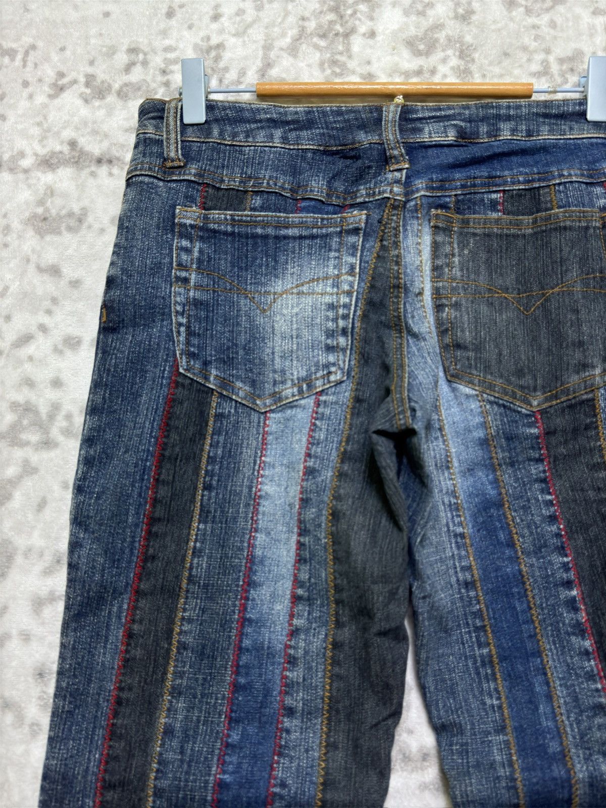 Japanese Brand Vintage No Boundaries Y2K Reconstructed Bootcut Denim Jeans Size US 28 / EU 44 - 9 Thumbnail