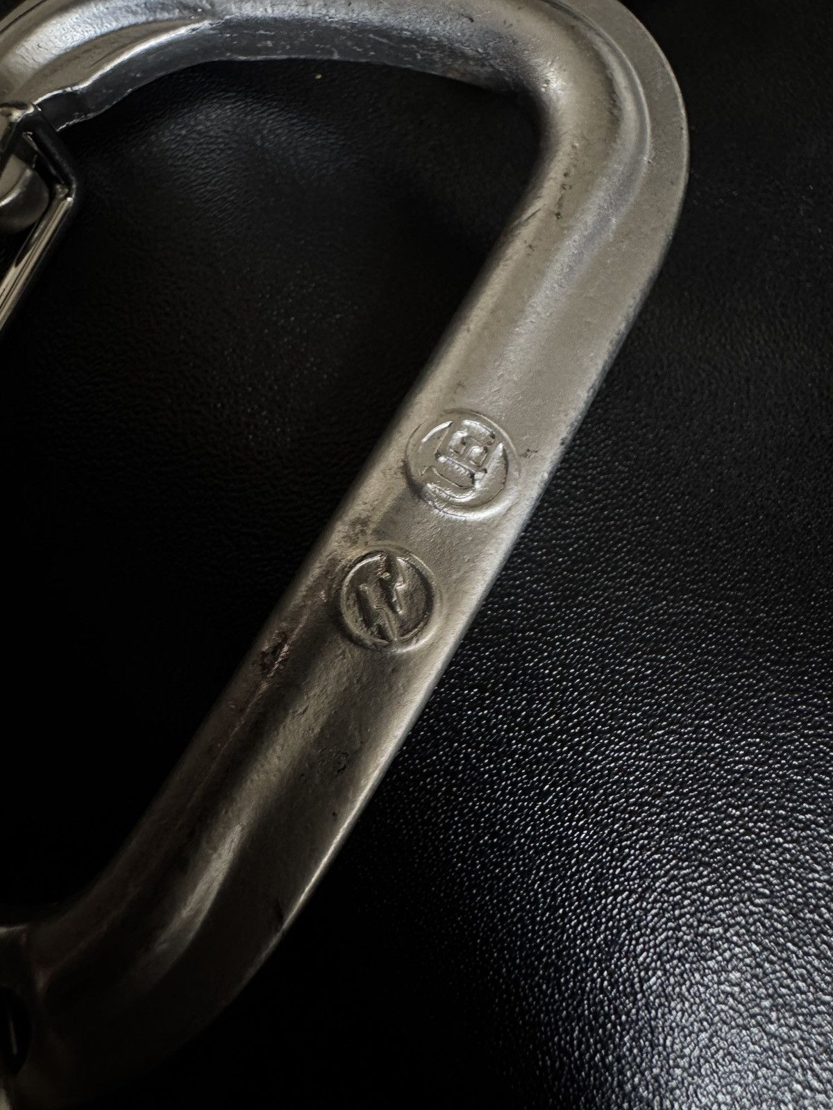 Fragment Design FRAGMENT DESIGN X UNIFORM EXPERIMENT CARABINER Size ONE SIZE - 5 Thumbnail