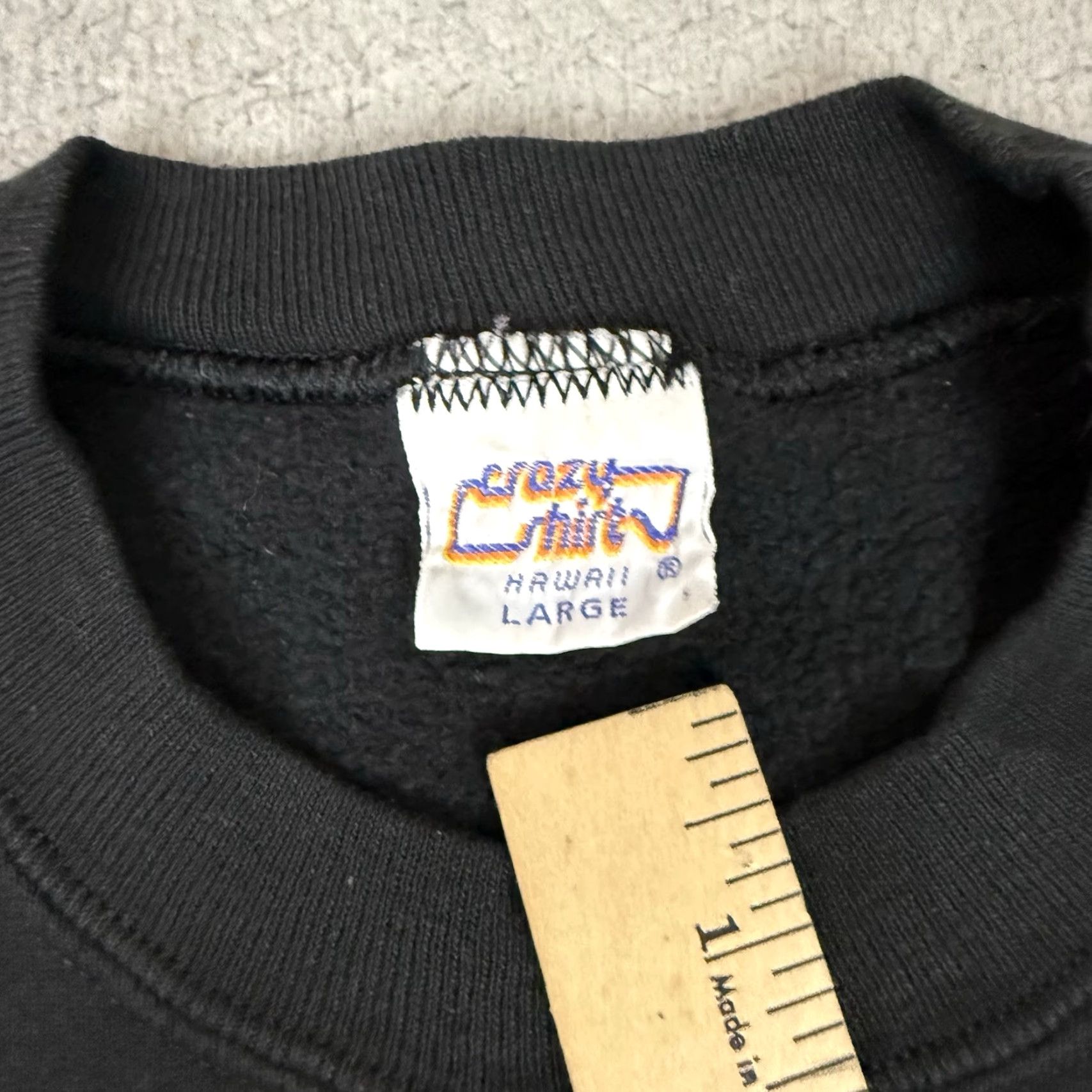 Vintage VINTAGE Crazy Shirts Hawaii Sweatshirt Mens L Black Embroidered Distressed Faded Orchid 80s 90s USA Beach Pullover Crew Neck Shirt Men L Black Size US L / EU 52-54 / 3 - 5 Thumbnail