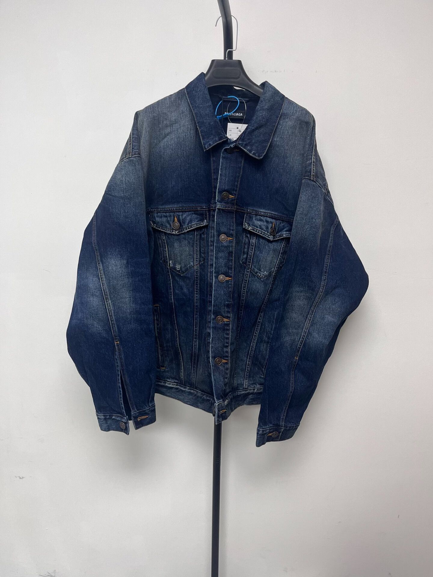 Balenciaga Balenciaga Logo Denim Jacket for Men Size US XL / EU 56 / 4 - 2 Thumbnail