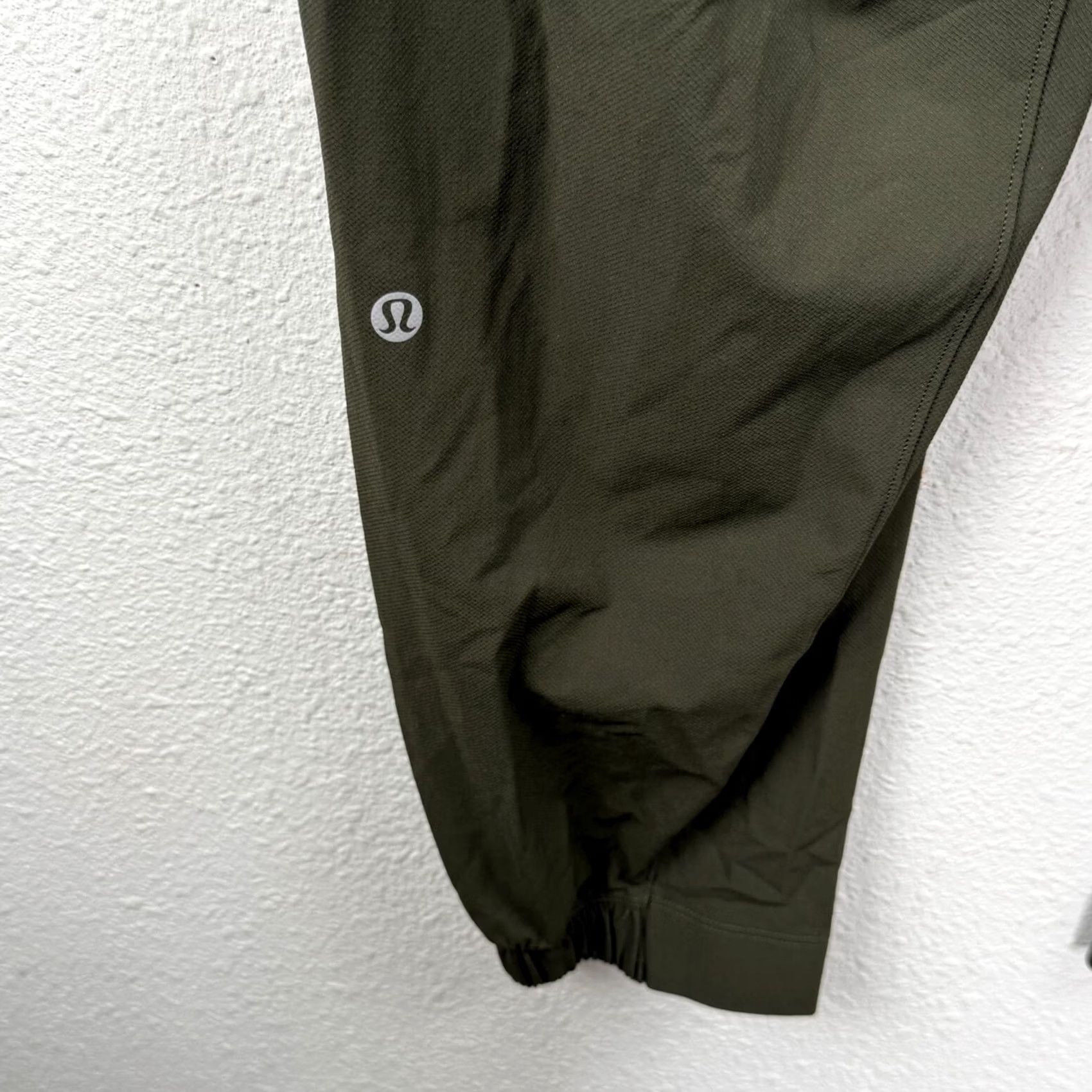 Lululemon VINTAGE Lululemon Dance Studio Jogger Pants Women 6 Green Pants Suede? Size 28" / US 6 / IT 42 - 6 Thumbnail