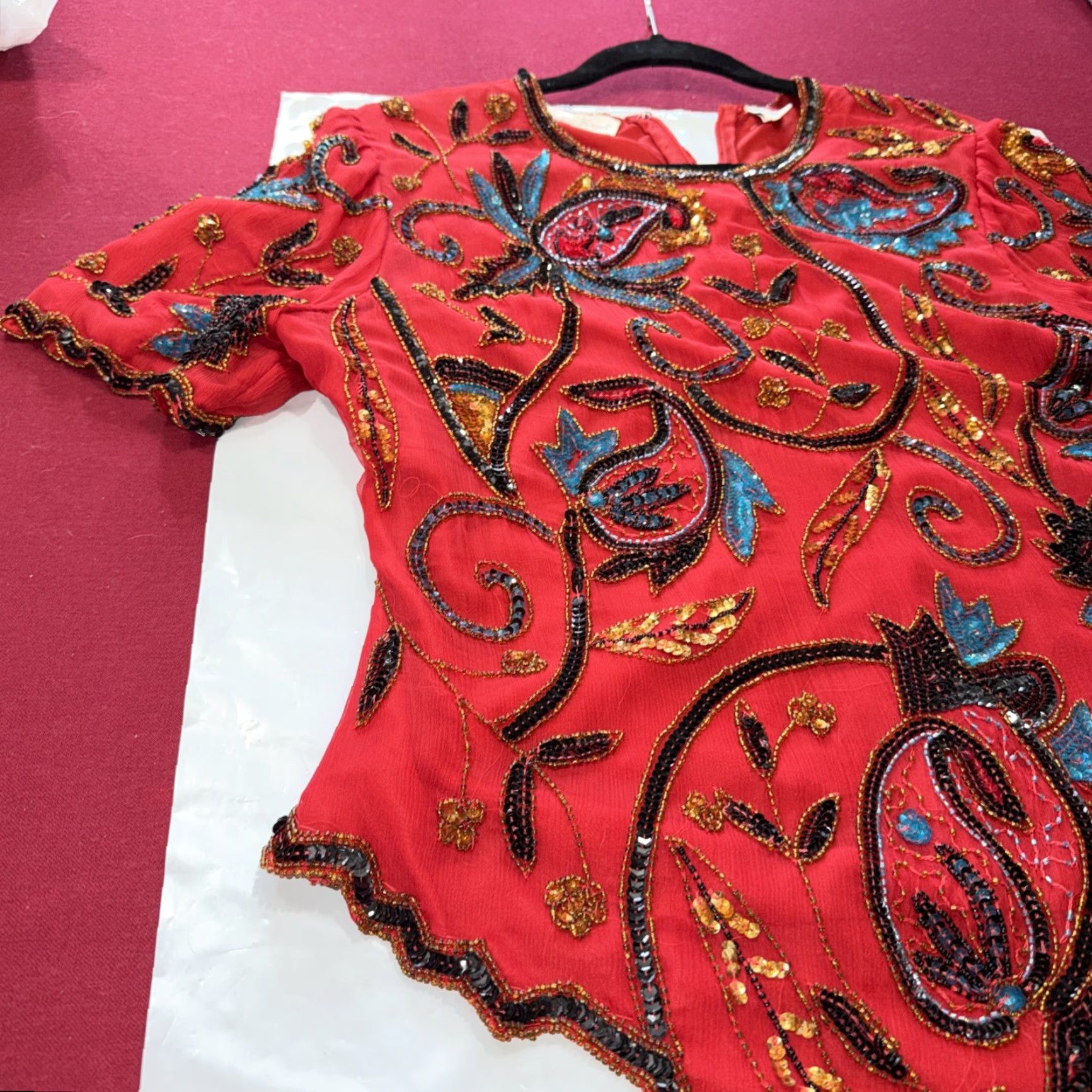 Vintage VINTAGE Laurence Kazar RED Silk black Blue Sequin Beaded Top Women L Floral S/S Formal Top Size L / US 10 / IT 46 - 6 Thumbnail