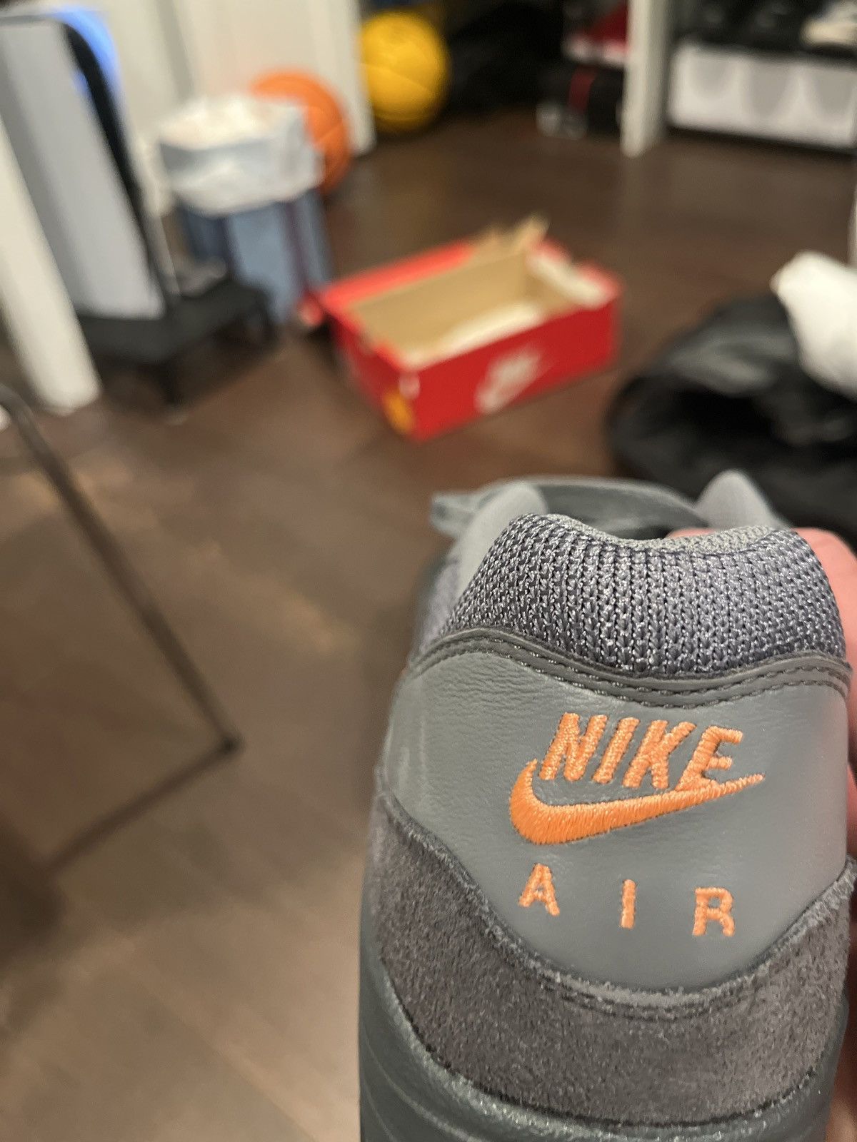 Nike Nike Air Max 1 FB Anthracite Team Orange Size US 7.5 / EU 40-41 - 4 Thumbnail