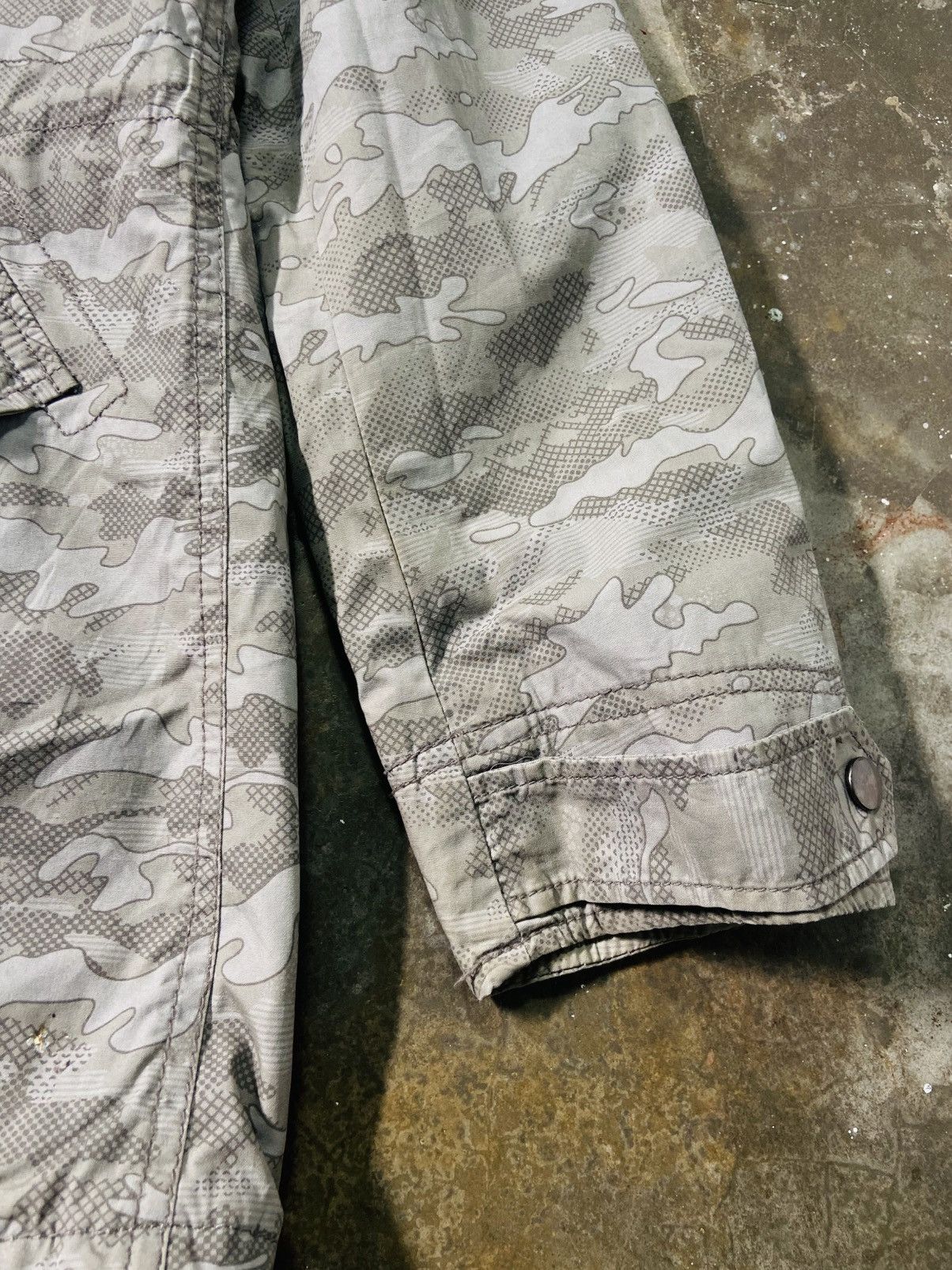 United Colors Of Benetton United Color of Benetton Camo Parka Size US L / EU 52-54 / 3 - 5 Thumbnail