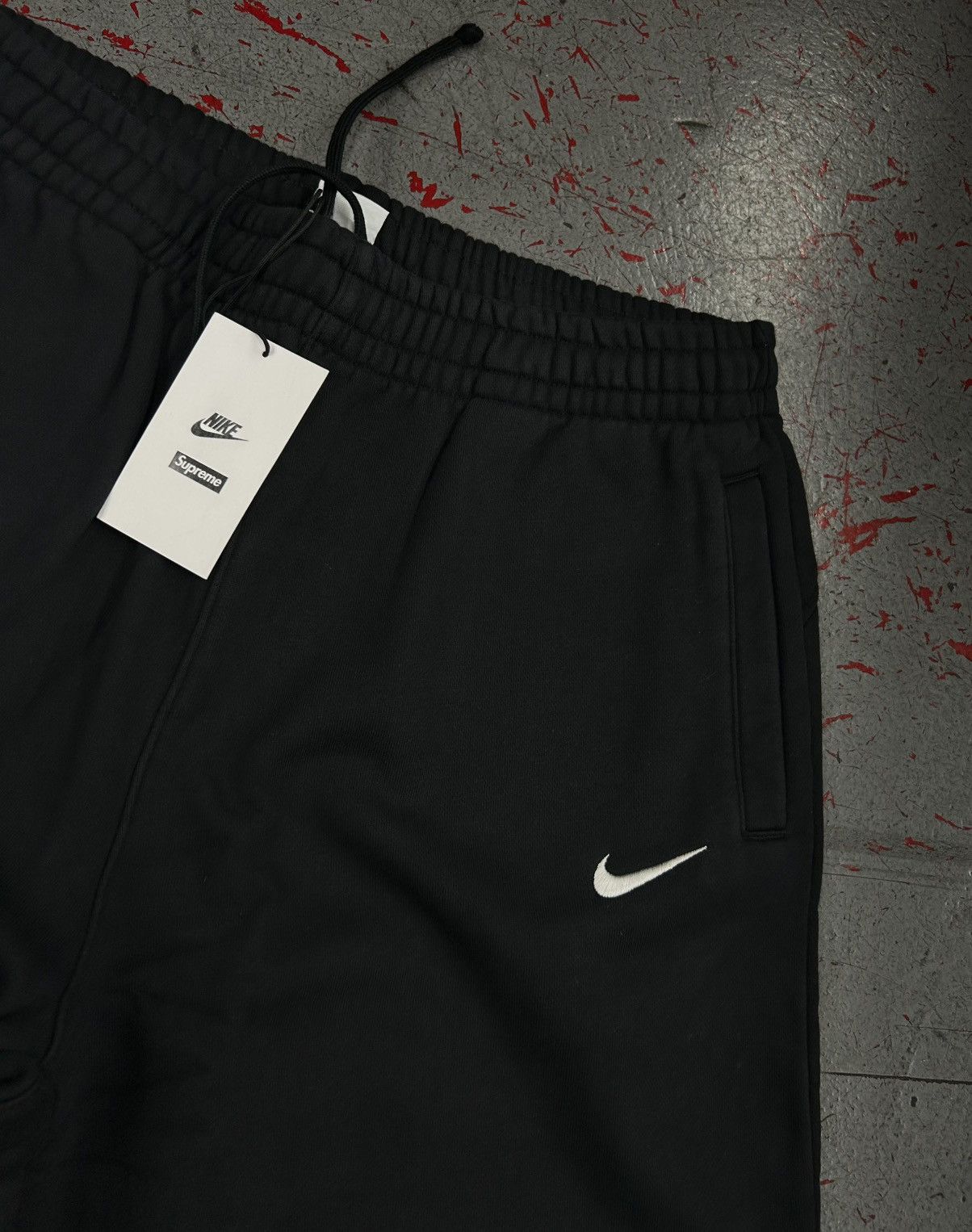 Nike × Supreme Supreme Nike Air Max Sweatpants Size Large NEW Size US 34 / EU 50 - 6 Thumbnail