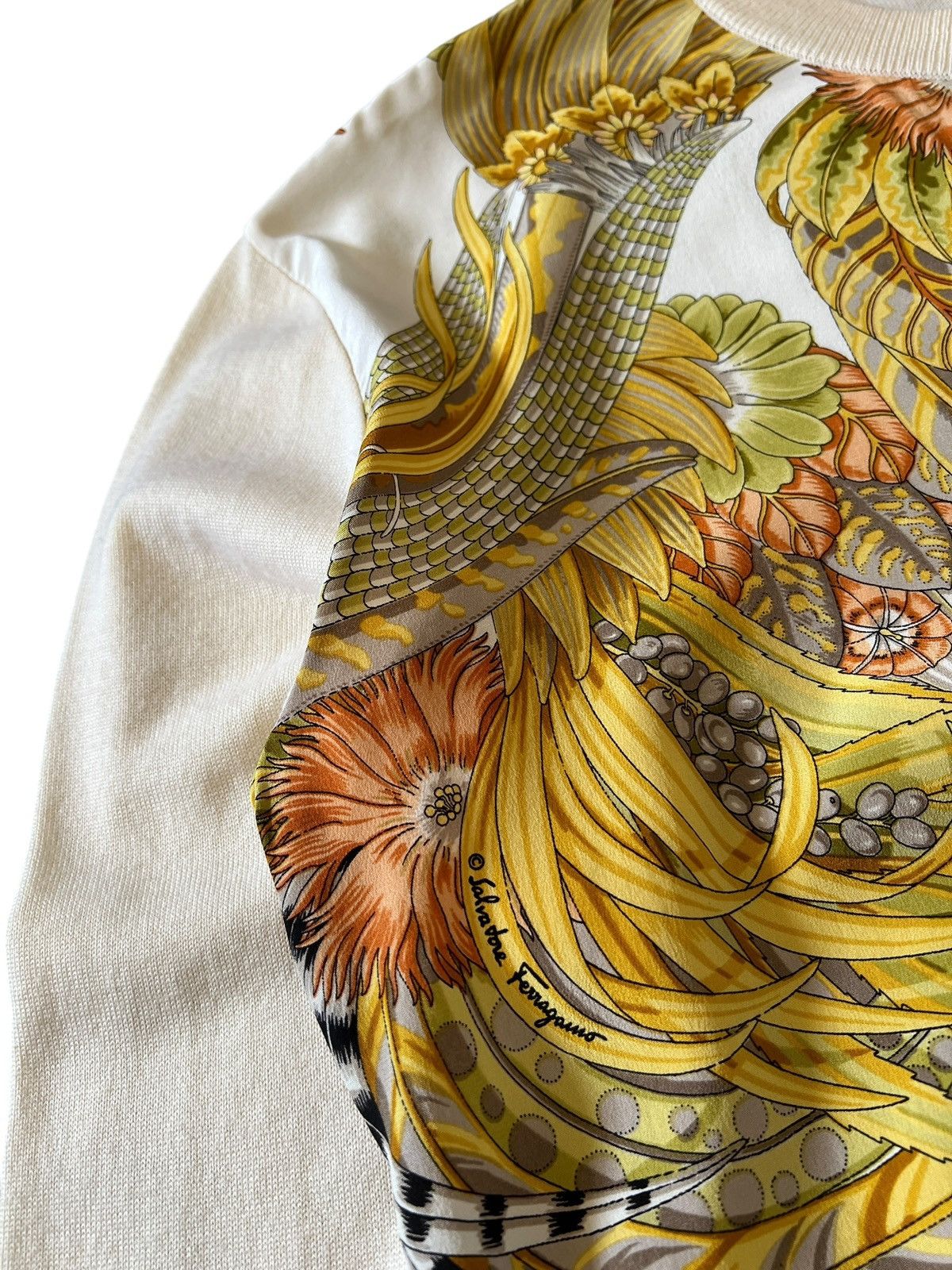 Salvatore Ferragamo Vintage Salvatore Ferragamo Silk Motif Cardigan Size L / US 10 / IT 46 - 4 Thumbnail