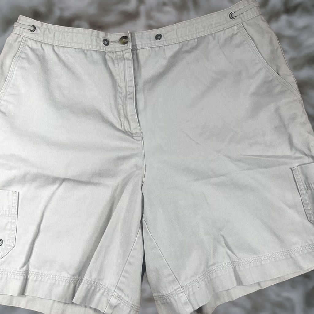 Vintage Rafaella Shorts Womens Size 12 Beige Khaki Chino 100% Cotton Flat Front Pockets Size 34" / US 12 / IT 48 - 1 Thumbnail