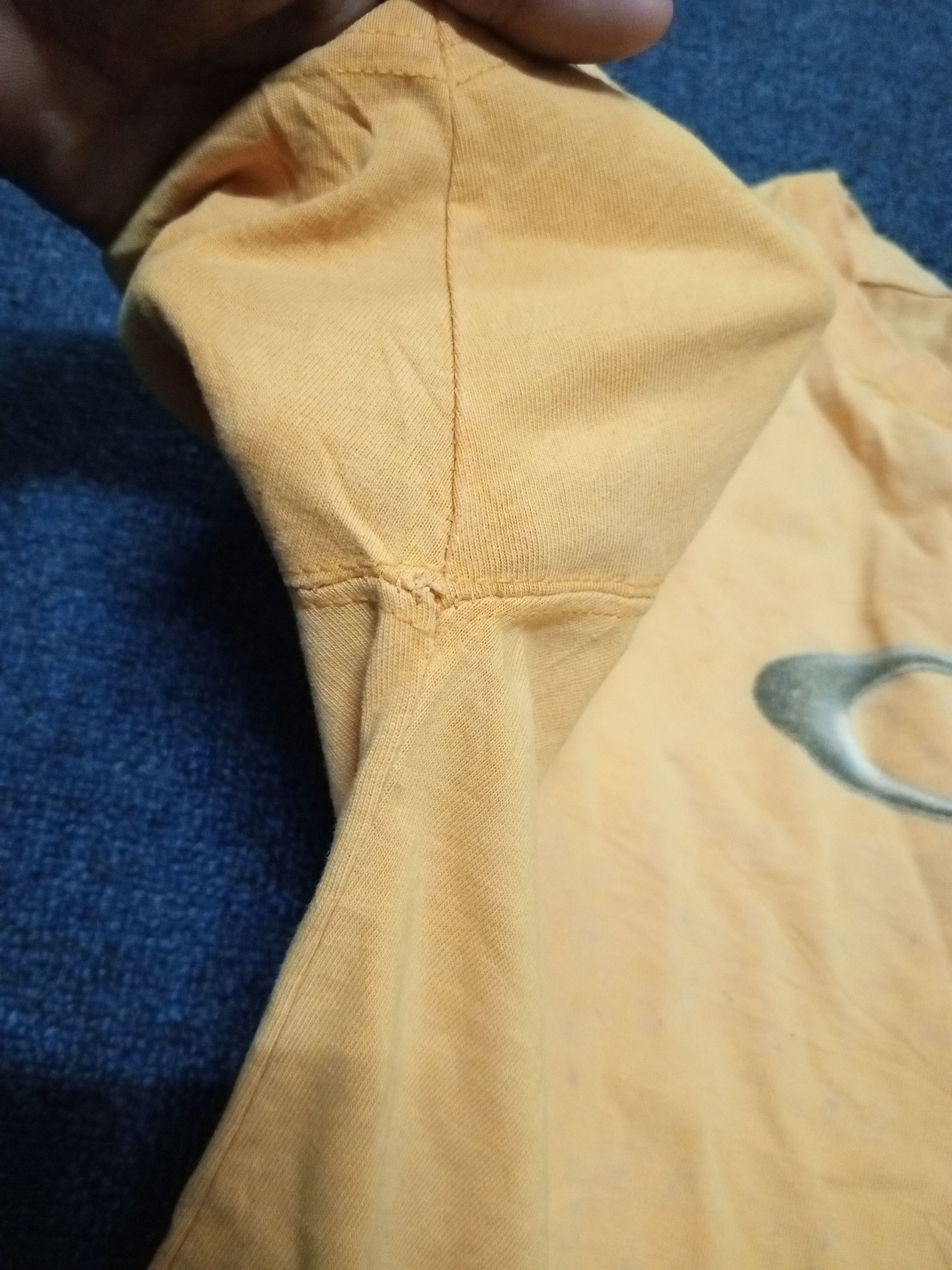 Oakley 💥BINDING OFFER💥90s Oakley yellow logo rare Size US M / EU 48-50 / 2 - 9 Thumbnail