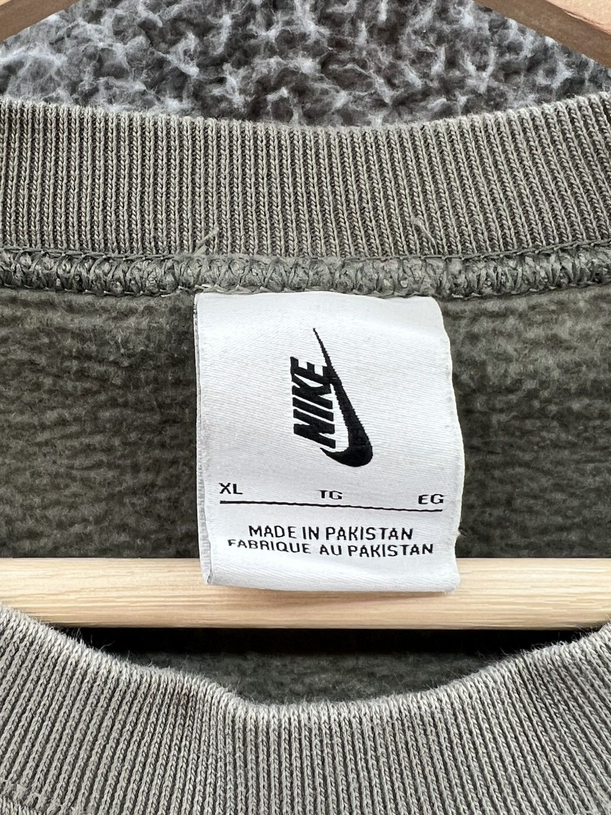 Nike Nike NRG Fleece Crew Sweater Solo Swoosh Army CV0554-460 Size US XL / EU 56 / 4 - 3 Thumbnail