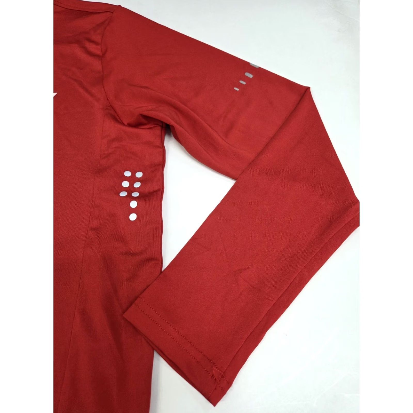 Vintage Fashion Sport Royalty Long Sleeve Running Shirt Red XL Men Pullover High Neck Moisture Wicking Lightweight All Seasons Classic Fit NWT Size US XL / EU 56 / 4 - 5 Thumbnail