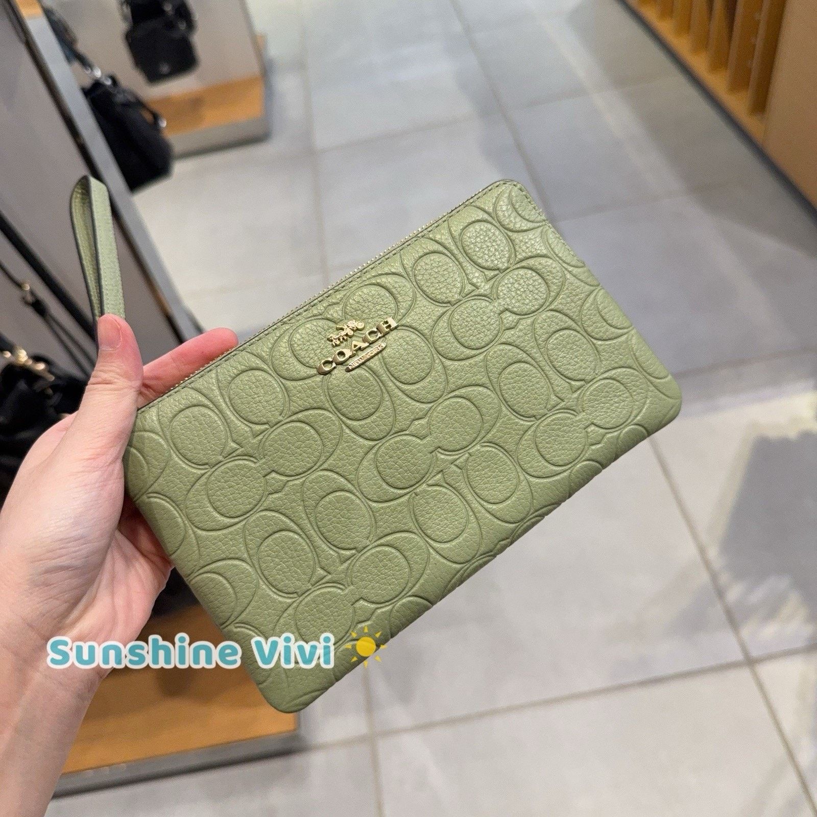 Coach NWT Coach Large Corner Zip Wristlet Pistachio leather CEF70 Size ONE SIZE - 1 Thumbnail