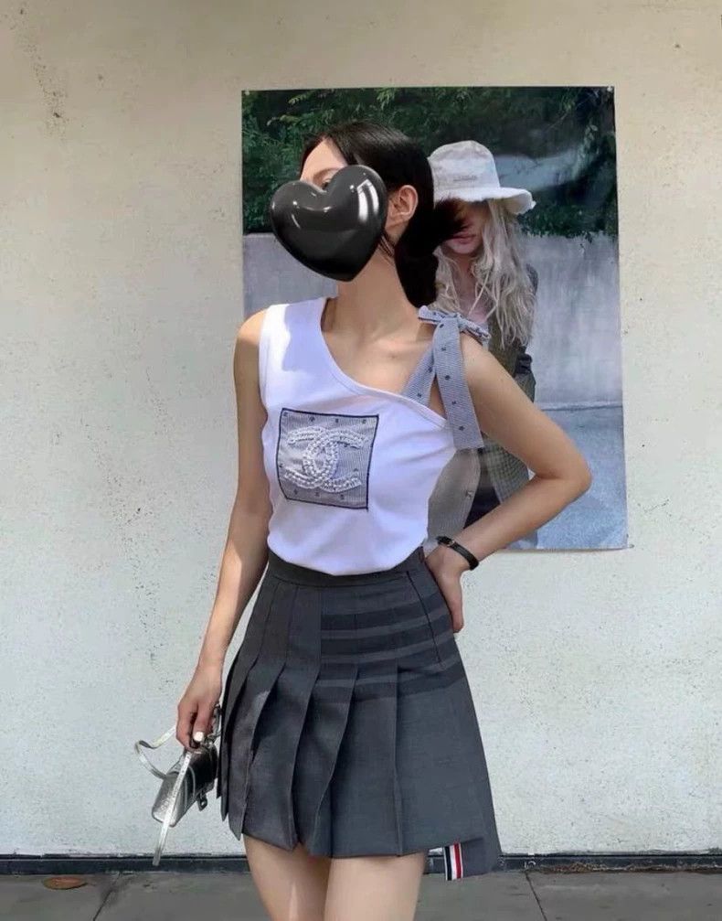 Thom Browne THOM BROWNE Pleated Skirt Size 40 2502-Nextarrow Size 26" / US 2 / IT 38 - 7 Thumbnail