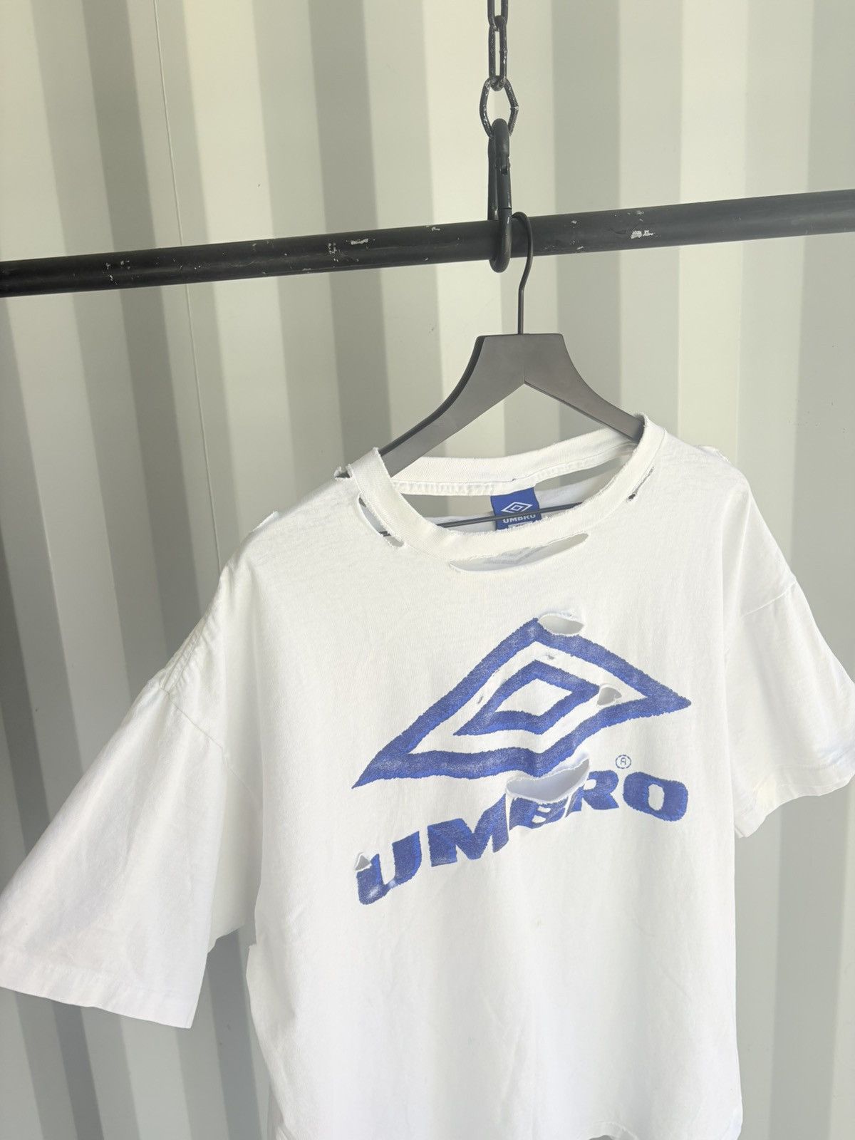 Vintage Vintage Umbro Shirt Thrashed Faded Distressed Grunge Size US XXL / EU 58 / 5 - 2 Thumbnail
