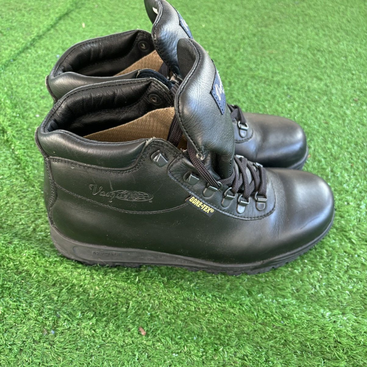 Black vasque boots clearance