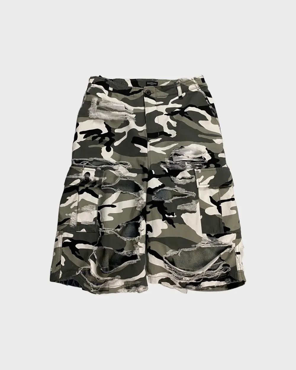 Balenciaga BALENCIAGA TROMPE LOEIL DESTROYED LAYERED SNOW CAMO SHORTS Size US 32 / EU 48 - 1 Thumbnail