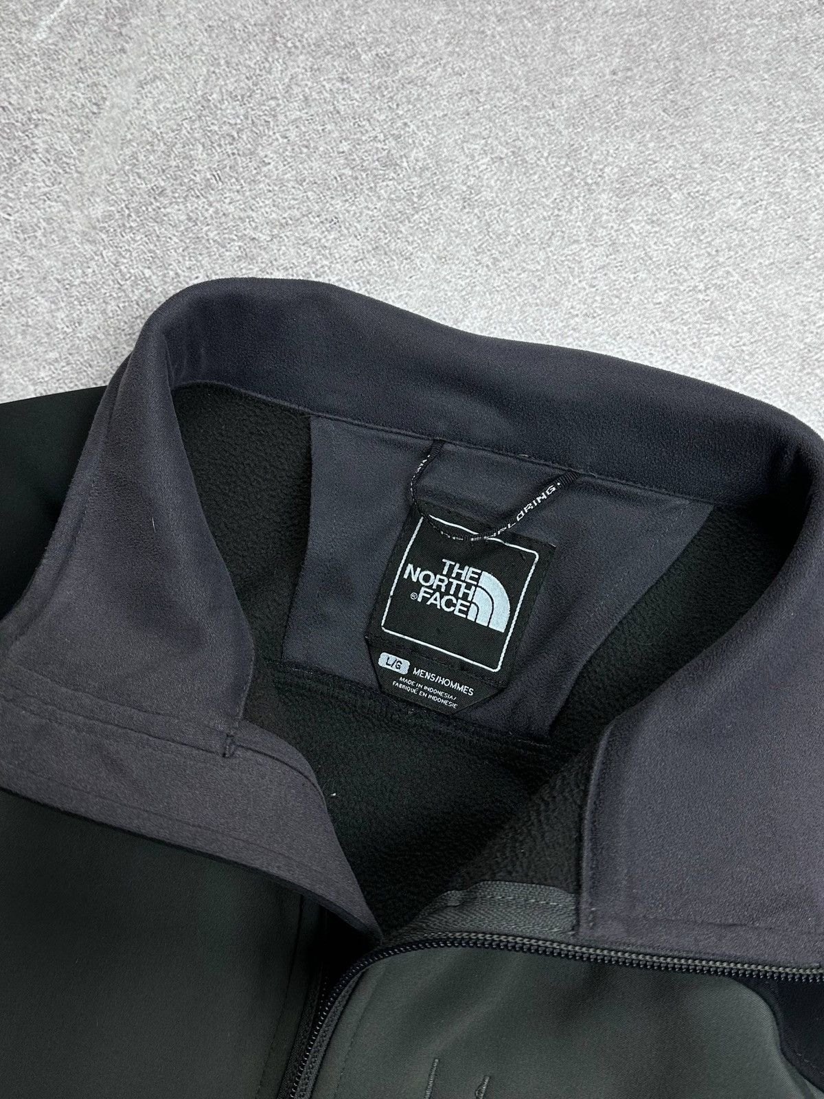 The North Face Vintage The North Face Softshell Windstopper Jacket Mens L Size US L / EU 52-54 / 3 - 6 Thumbnail