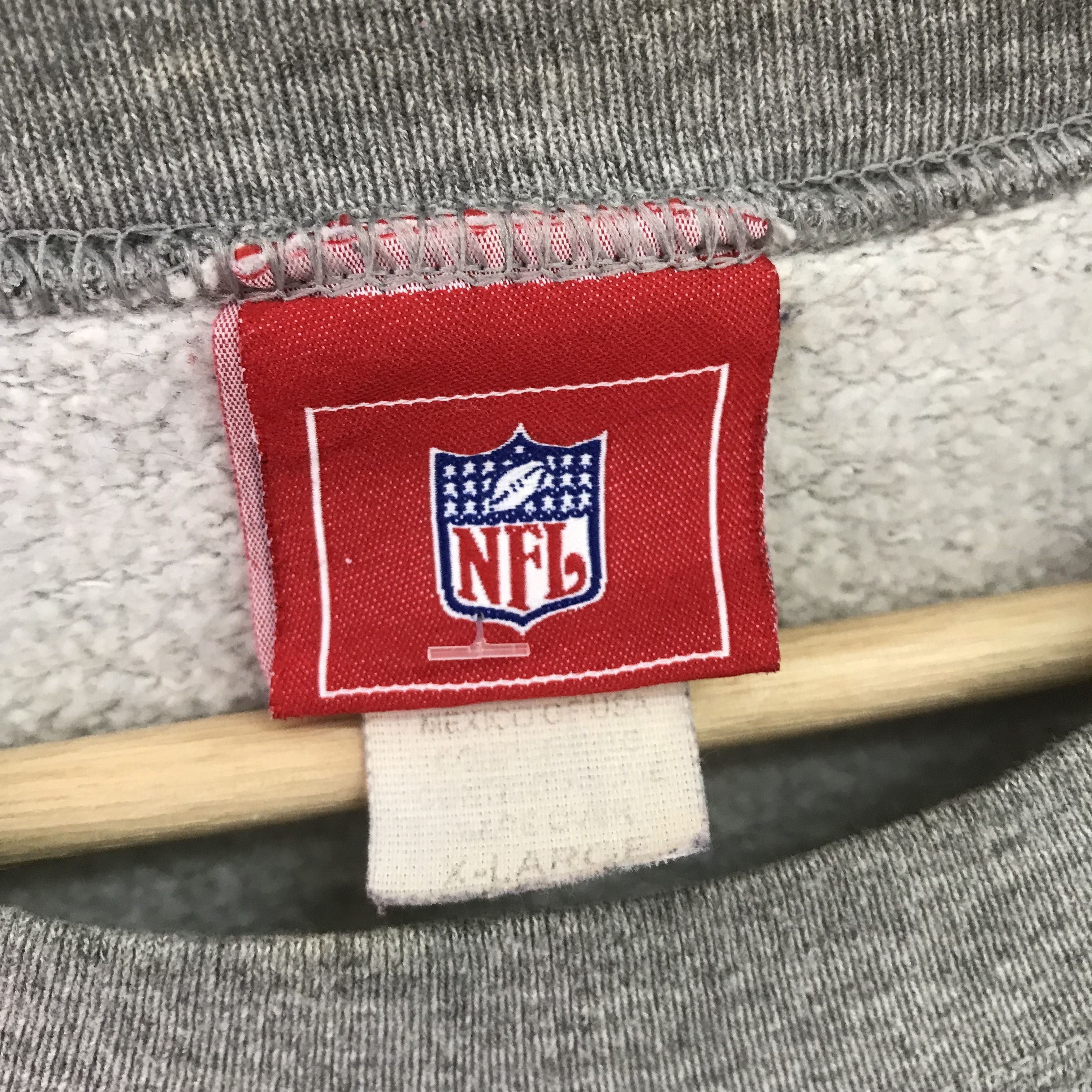 New England Outerwear Vintage New England Patriots Sweatshirt - 401 Size US XL / EU 56 / 4 - 8 Thumbnail