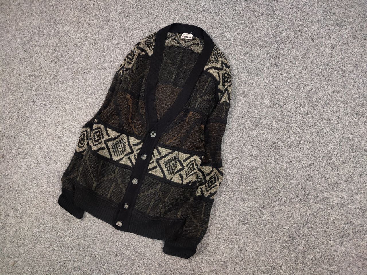 Japanese Brand Vintage 90's Japanese Style Knit Art Dark Pattern Cardigan Size US M / EU 48-50 / 2 - 3 Thumbnail