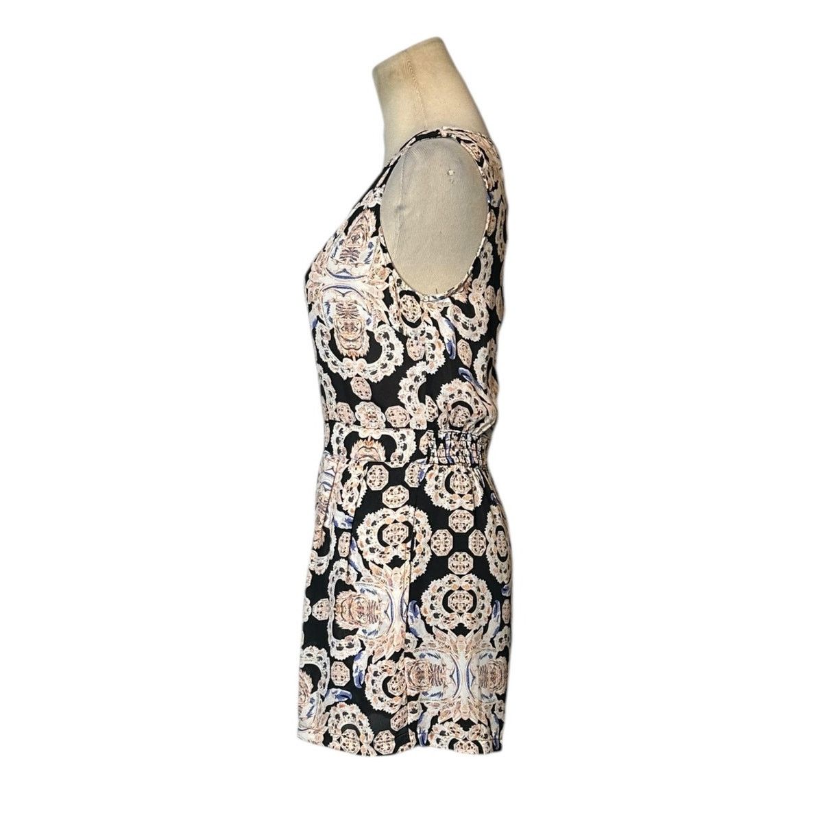 Forever 21 Forever 21 black cream print summer romper size XS Size 26" / US 2 / IT 38 - 6 Thumbnail