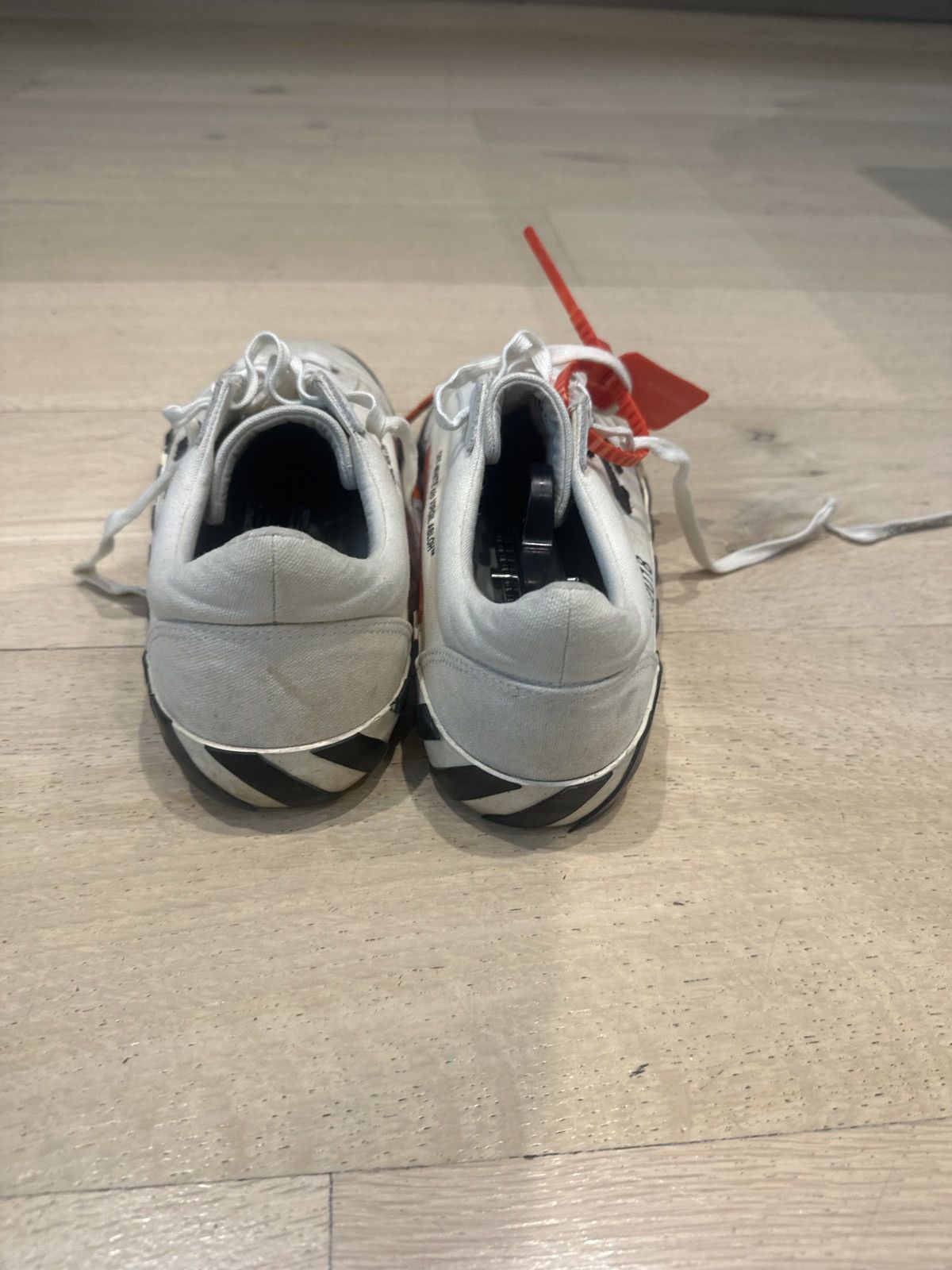 Off-White Off-white/virgin abloh low top sneaker Size US 8.5 / EU 41-42 - 6 Thumbnail