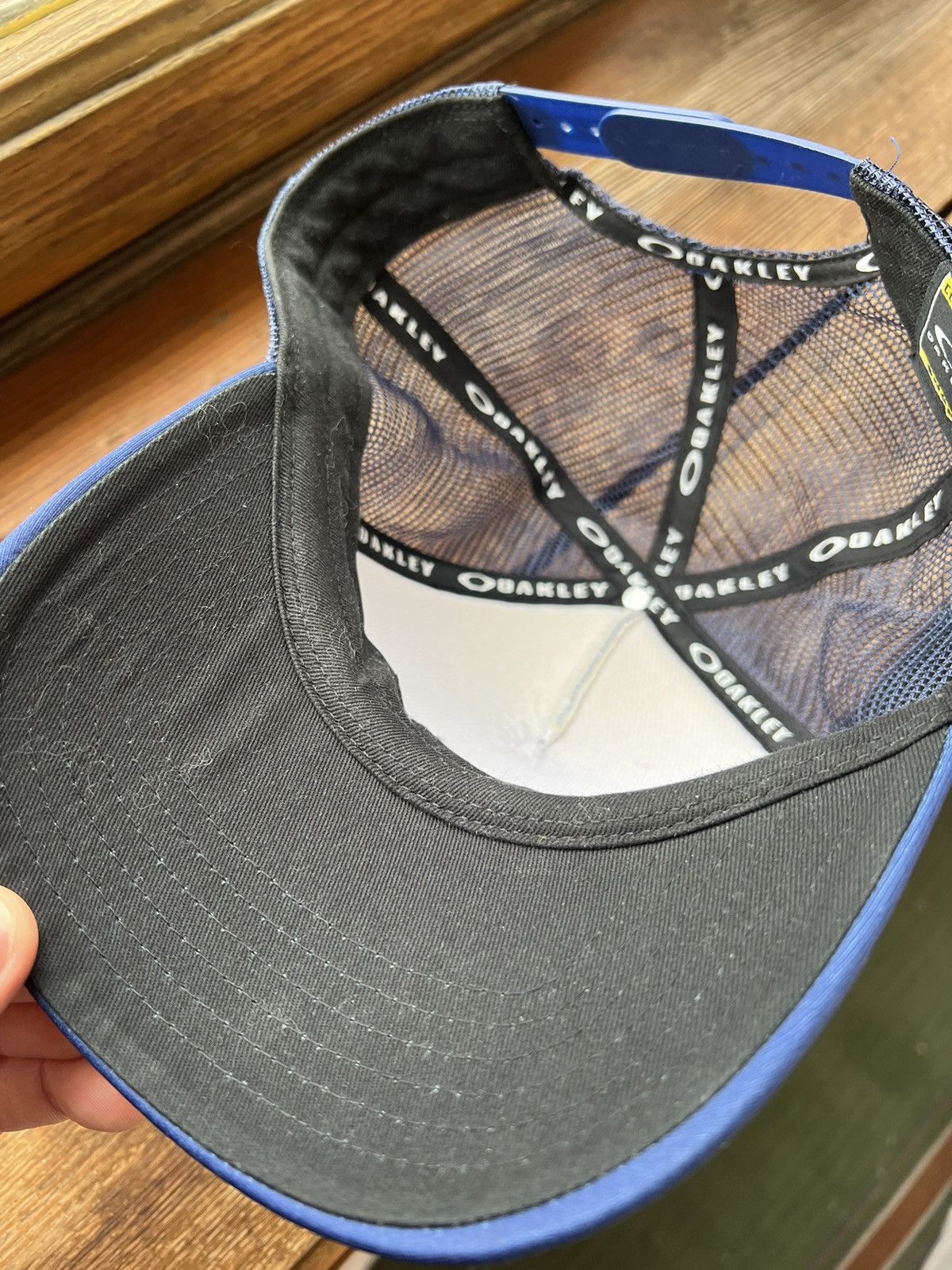 Vintage Y2K Trucker Hat Oakley Cap Big Logo Size ONE SIZE - 16 Thumbnail