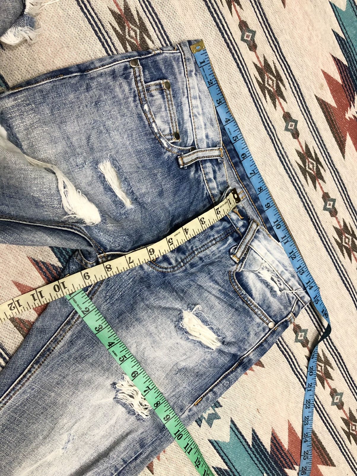 MNML SKINNY MNML DISTRESSED DENIM Size US 29 - 9 Thumbnail
