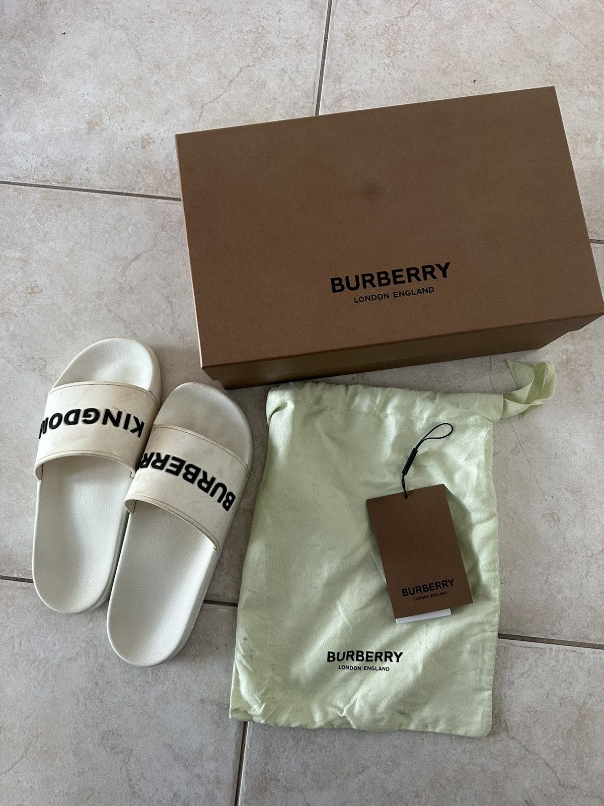 Burberry BURBERRY SLIDES Size US 6 / EU 39 - 1 Thumbnail