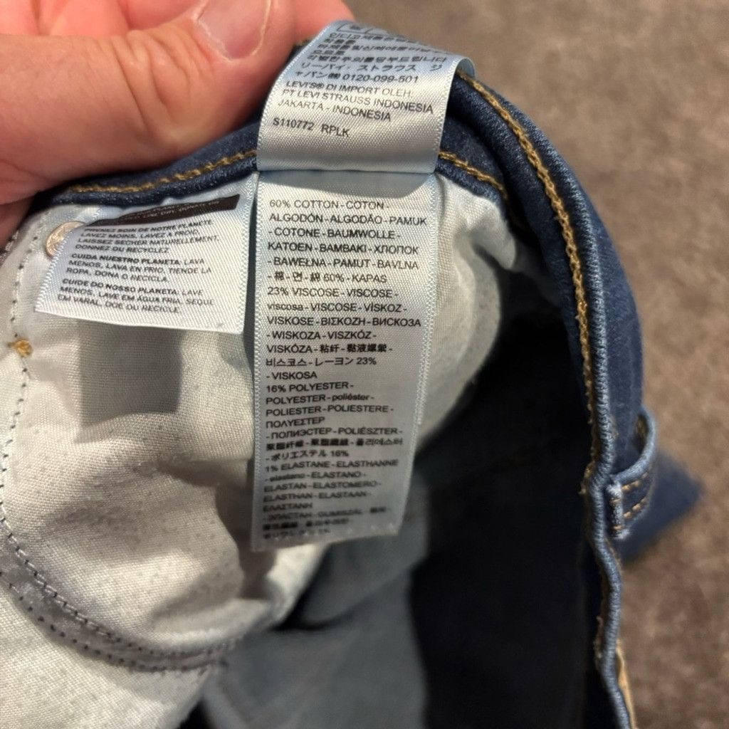 Levi's Levi's Women's Classic Straight Leg Jeans Size 30" / US 8 / IT 44 - 4 Thumbnail